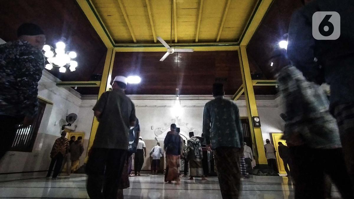 Sunan Kalijaga Mosque: A Historical Heartbeat in Cilacap City